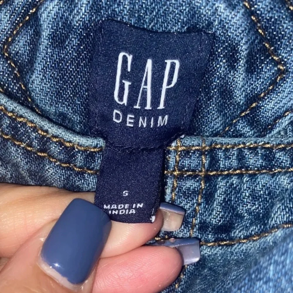 GAP Kids Girls Blue Denim Overalls Size S 6/7 Adjustable Straps